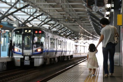 福井駅で電車を見る